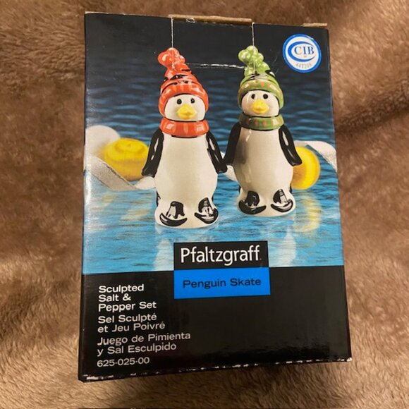 Pfaltzgraff 'Penguin Skaters' Salt & Pepper Shakers ~ Stoneware ~ NEW IN BOX! - Picture 5 of 9